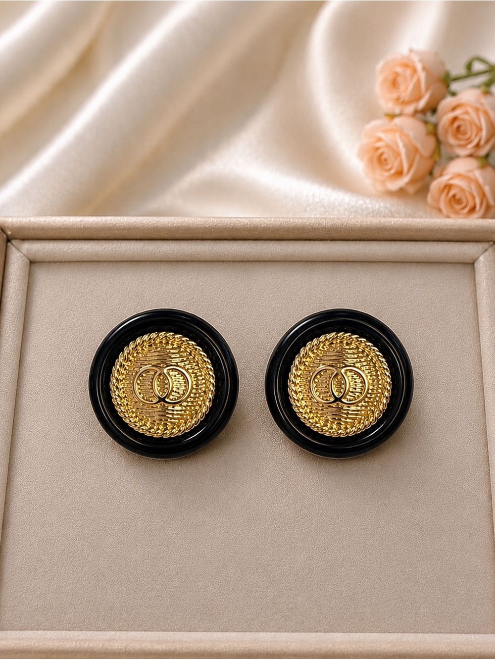 Fashion Jewelry Black and Gold Round Button-Style Earrings